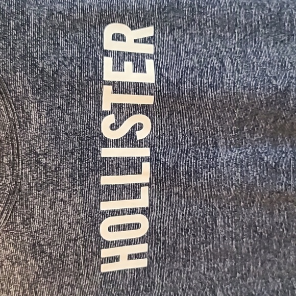 Hollister Men's Blue T-Shirt - Picture 3 of 5